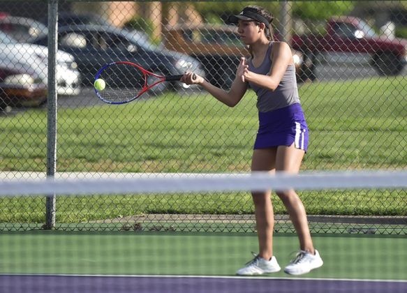 Lady Owls Tennis Sweep Rival Braves