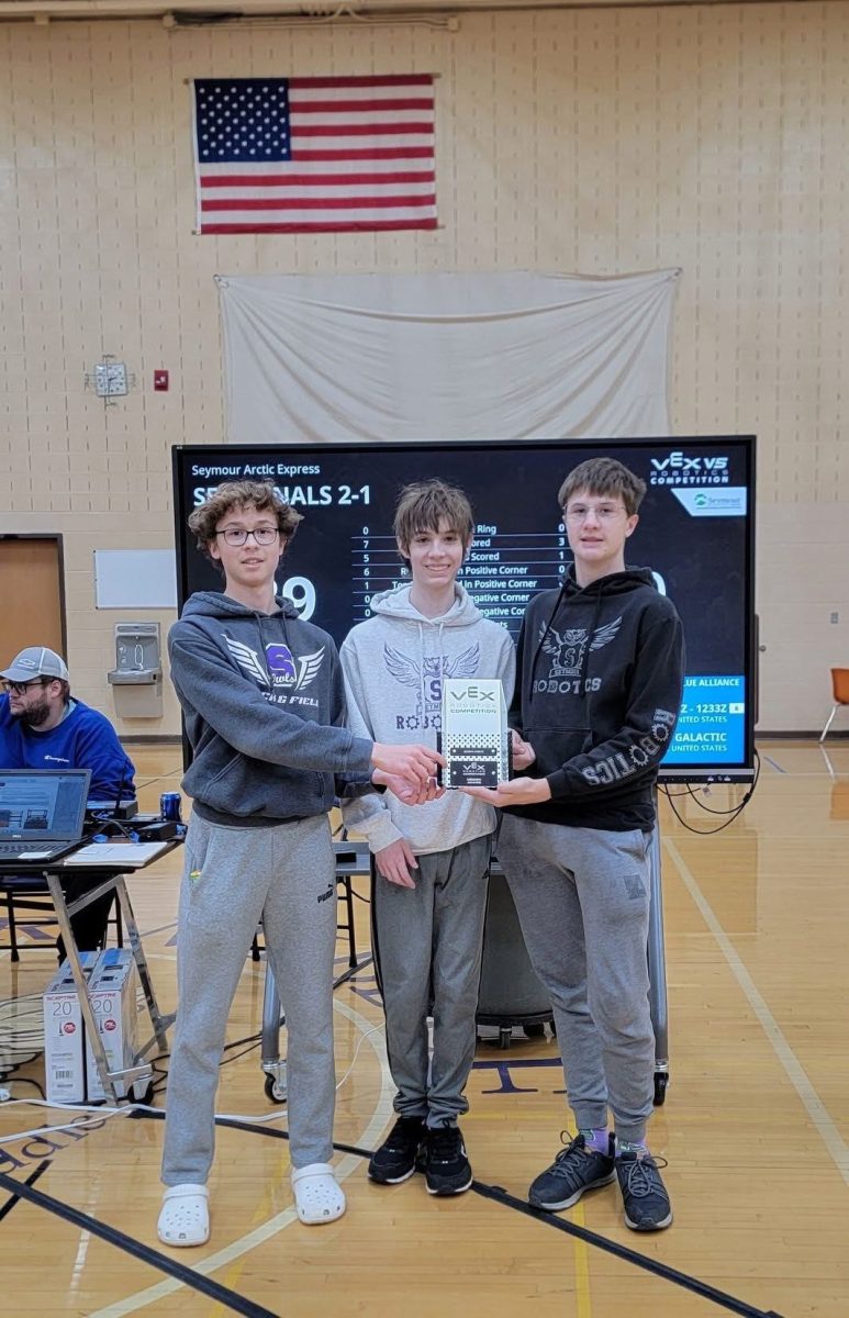 Owls dominate robotics competition